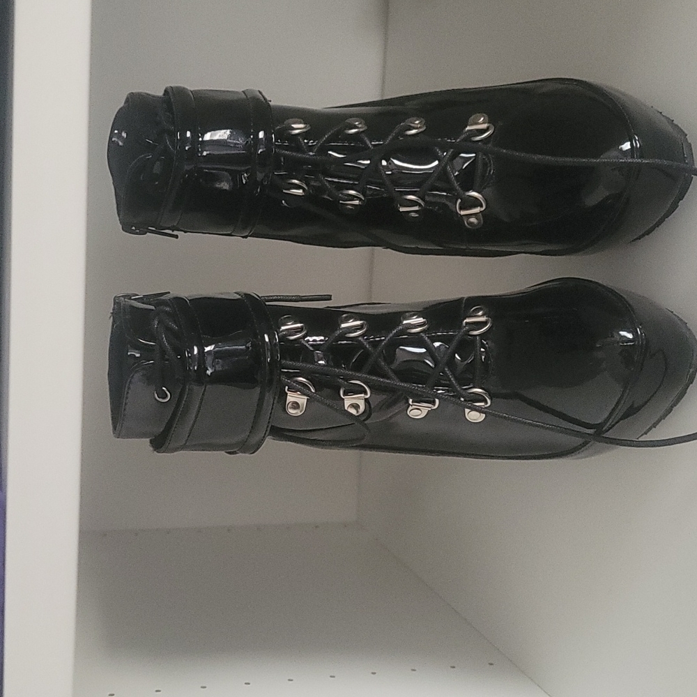 Black shiny platform boots